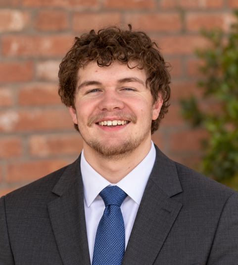 Headshot of Alex Montoya